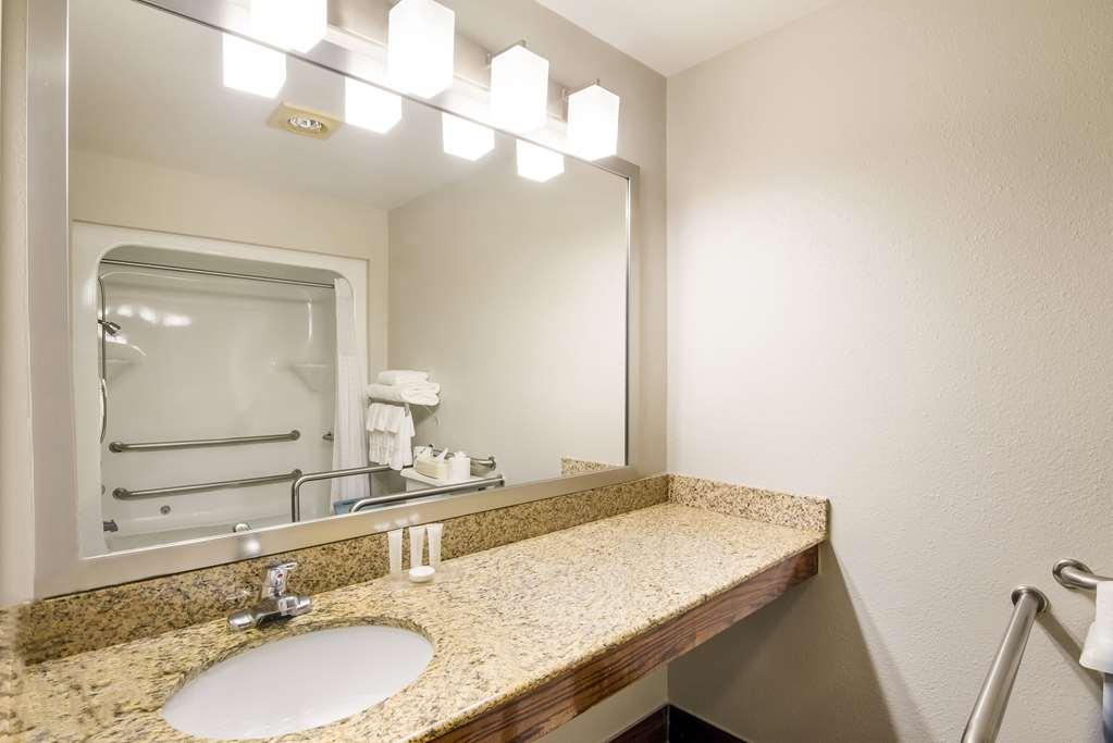 Clarion Pointe Hotel Abingdon Buitenkant foto