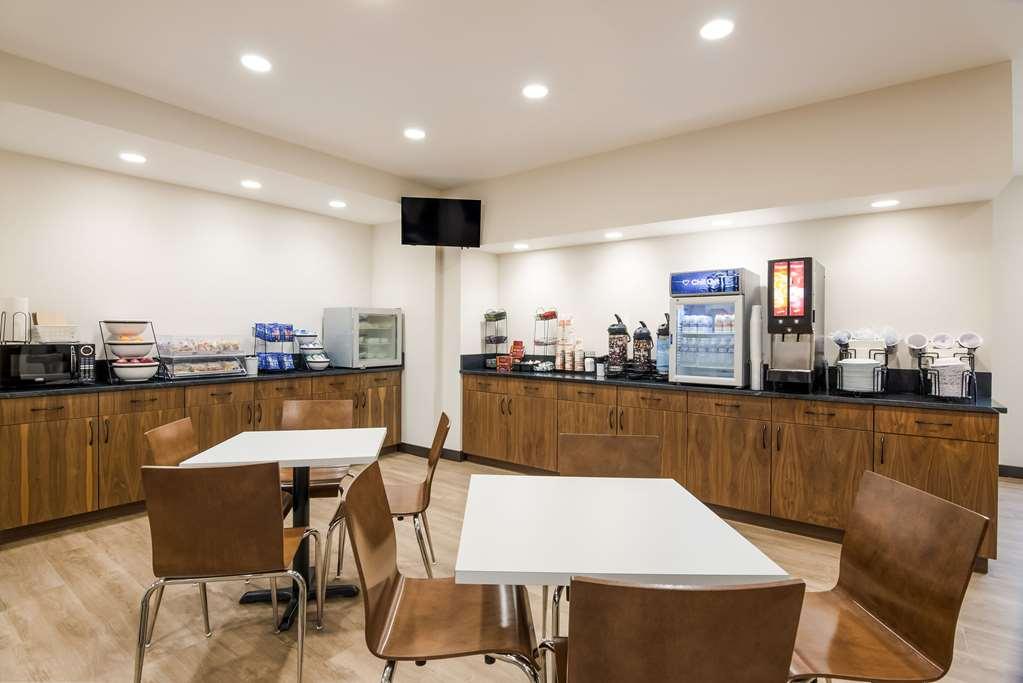 Clarion Pointe Hotel Abingdon Buitenkant foto