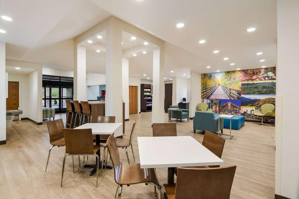 Clarion Pointe Hotel Abingdon Buitenkant foto