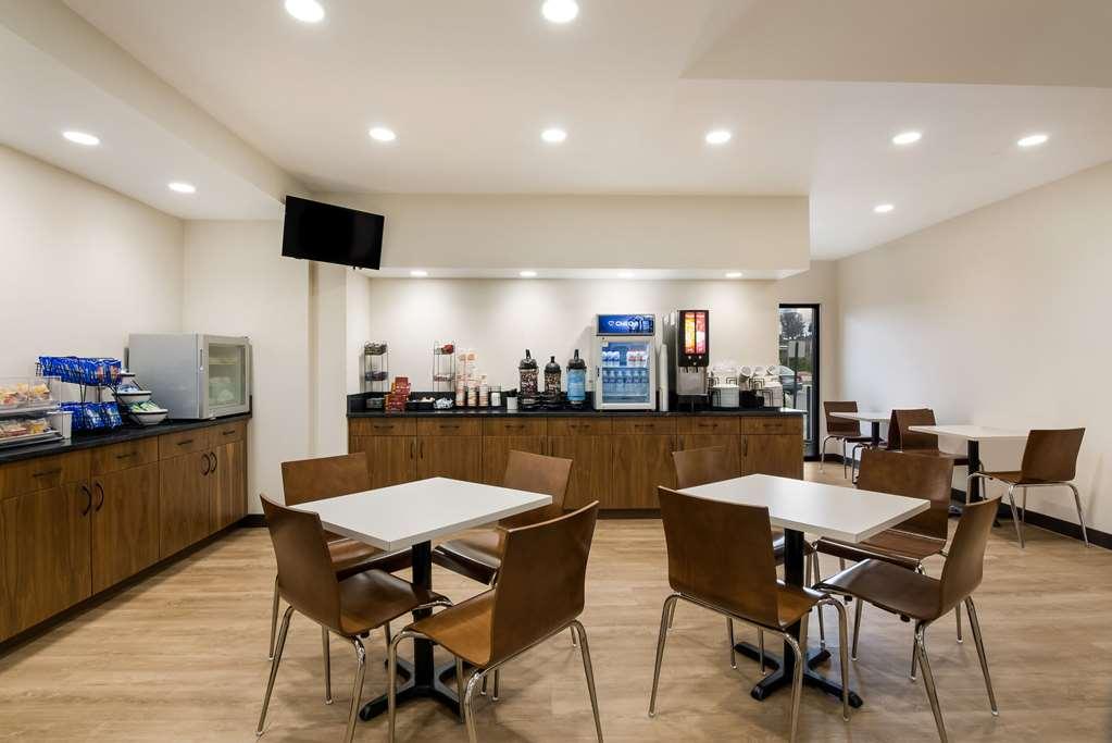 Clarion Pointe Hotel Abingdon Buitenkant foto